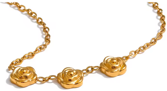 3 Rose Necklace