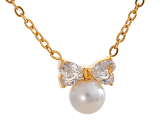 Zircon Bow With Pearl Necklace
