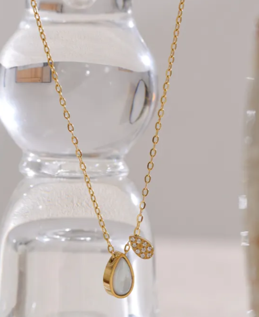 Shell And Zircon Teardrop Pendant Necklace