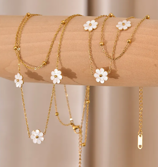Double Layered Shell Flower Necklace