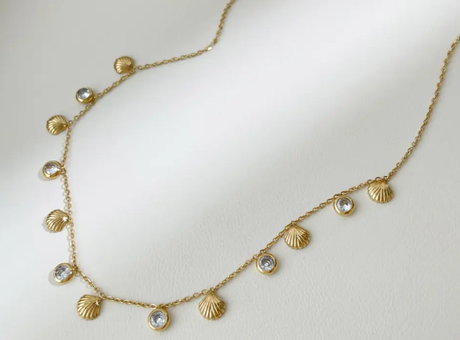 Shiny Conch shell drop necklace