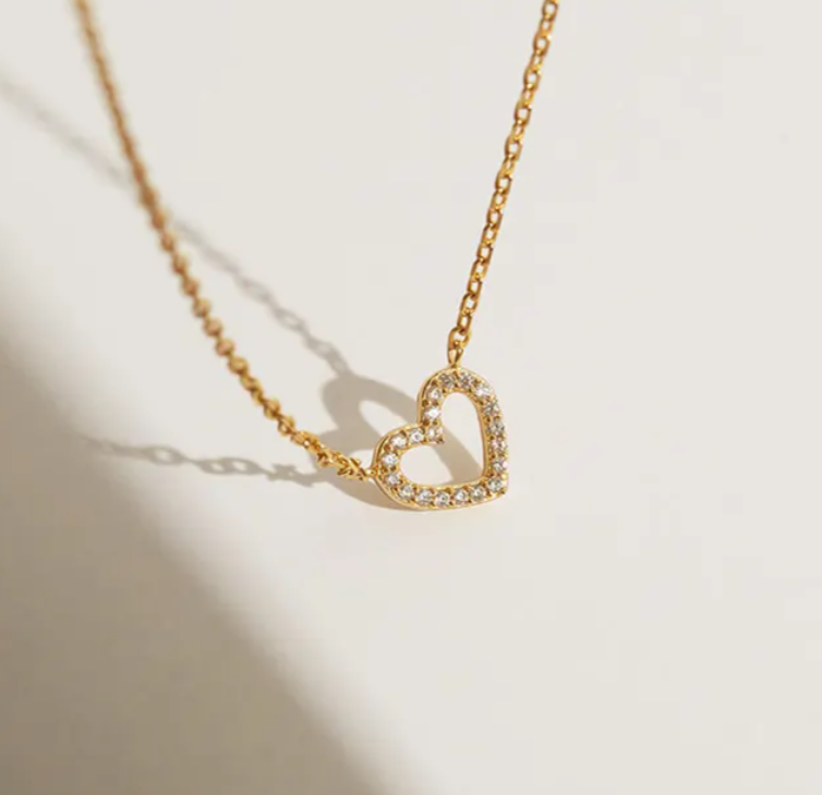 Dainty hollow rhinestone heart pendant necklace