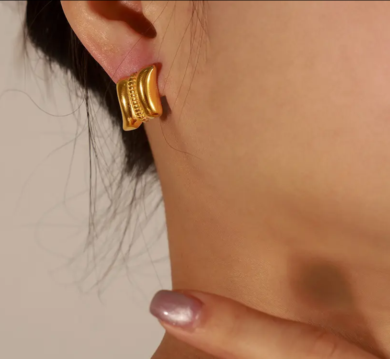 Geometric 'S' Studs